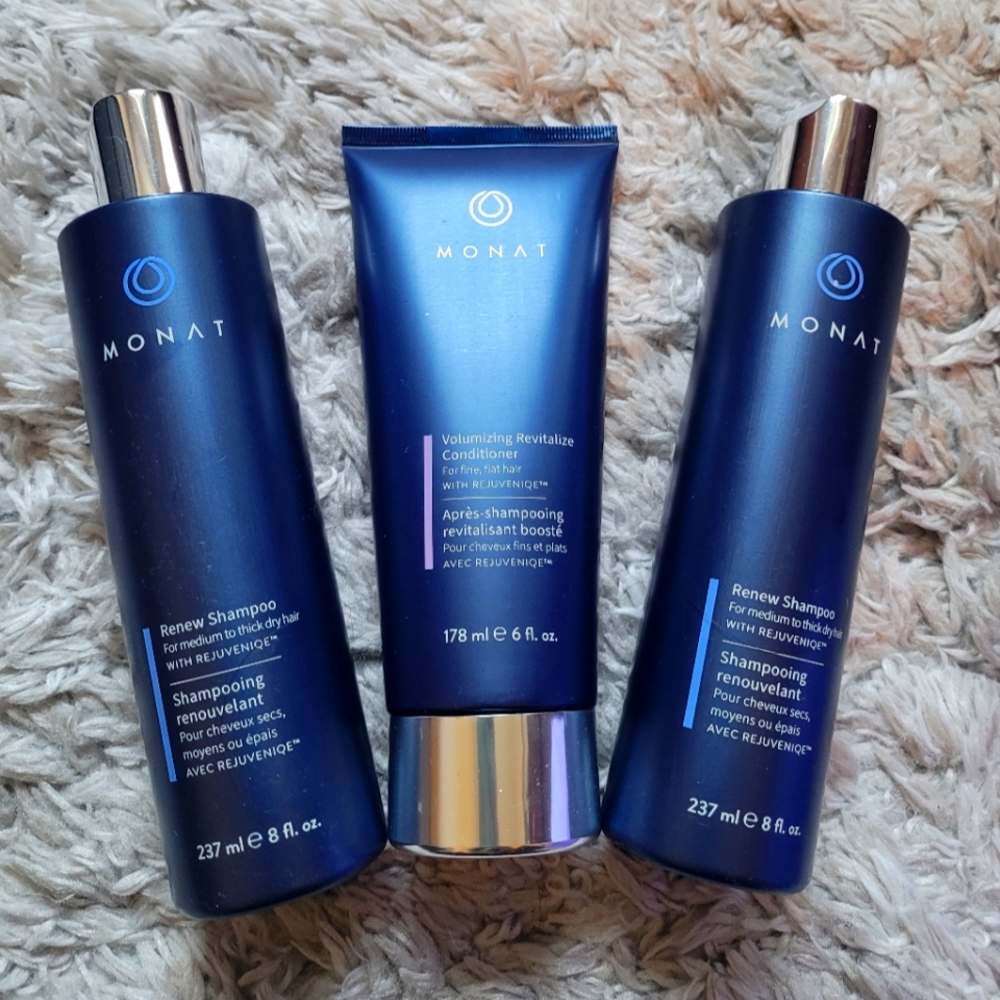 Monat bundle shampoo and conditioner
